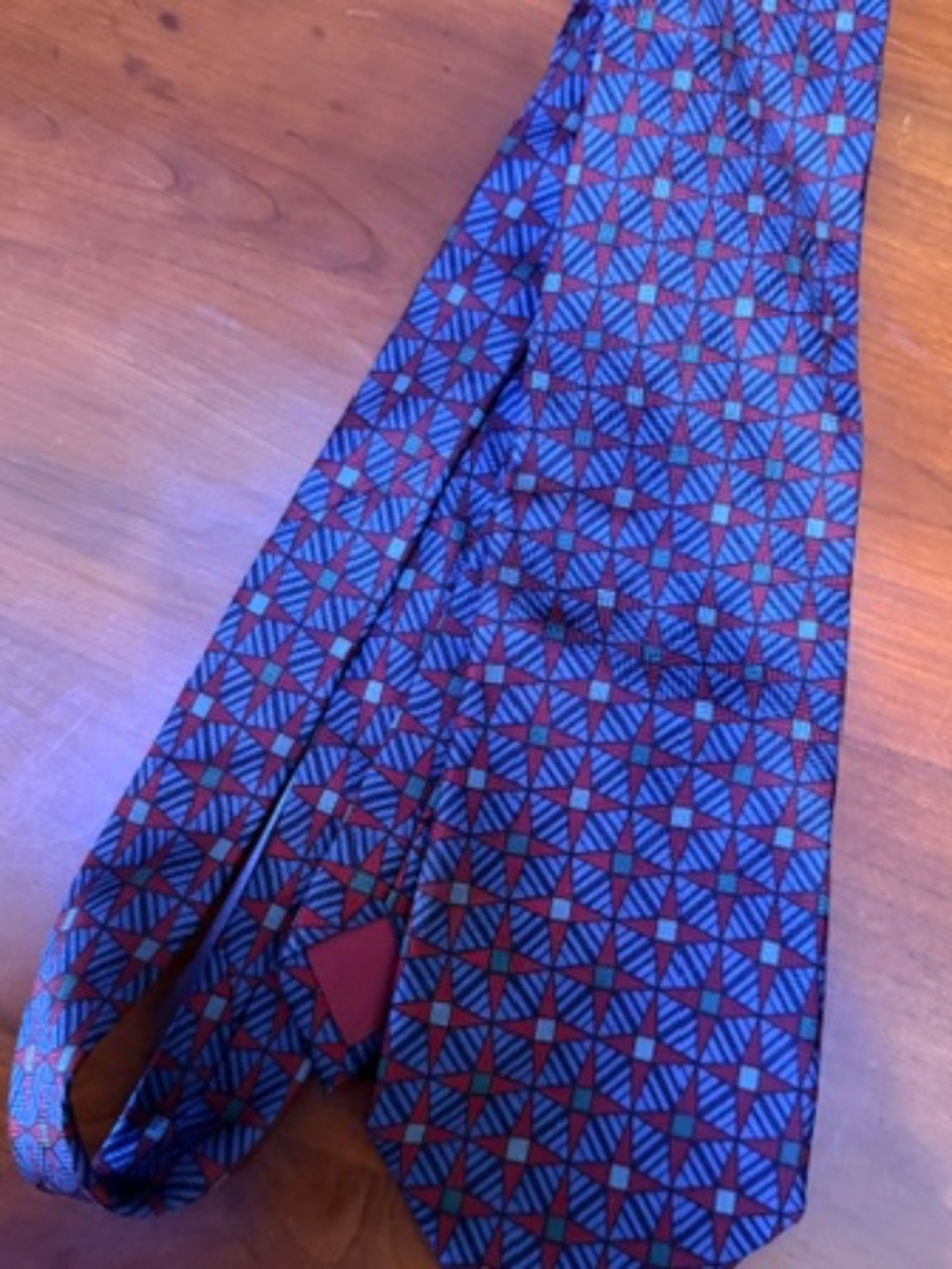 VINTAGE BARNEYS NEW YORK SILK TIE ---- MADE IN ITALY